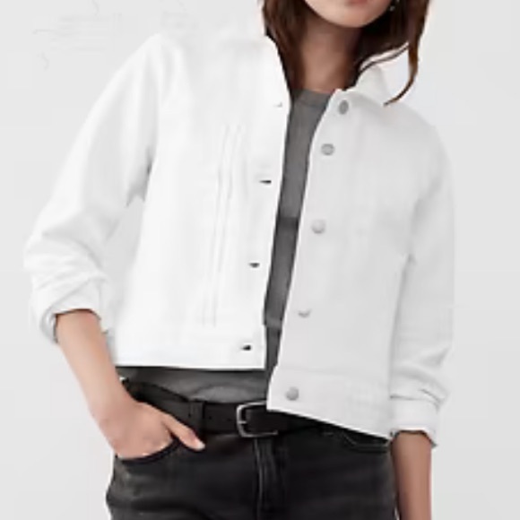 Banana Republic Jackets & Blazers - Banana Republic White Denim Trucker Jacket